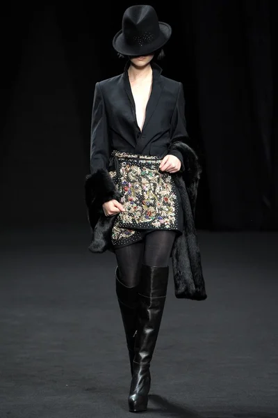 Look 30